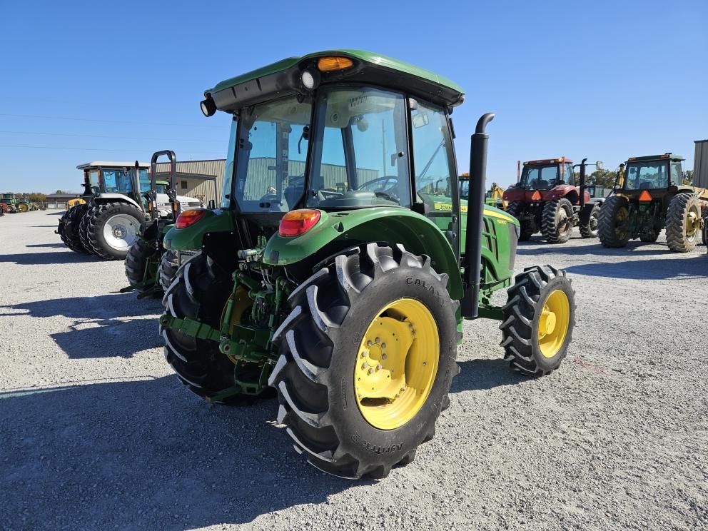 Image for 2019 John Deere 5090E