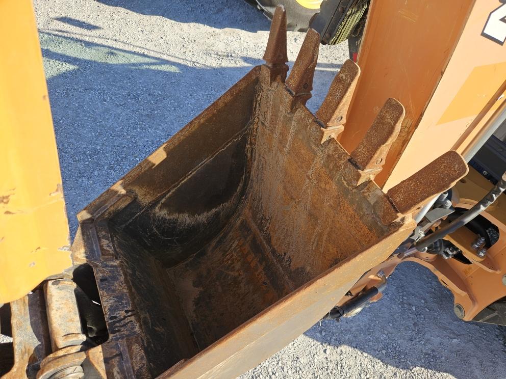 Image for 2022 Case 580SV