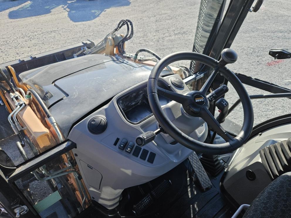 Image for 2022 Case 580SV