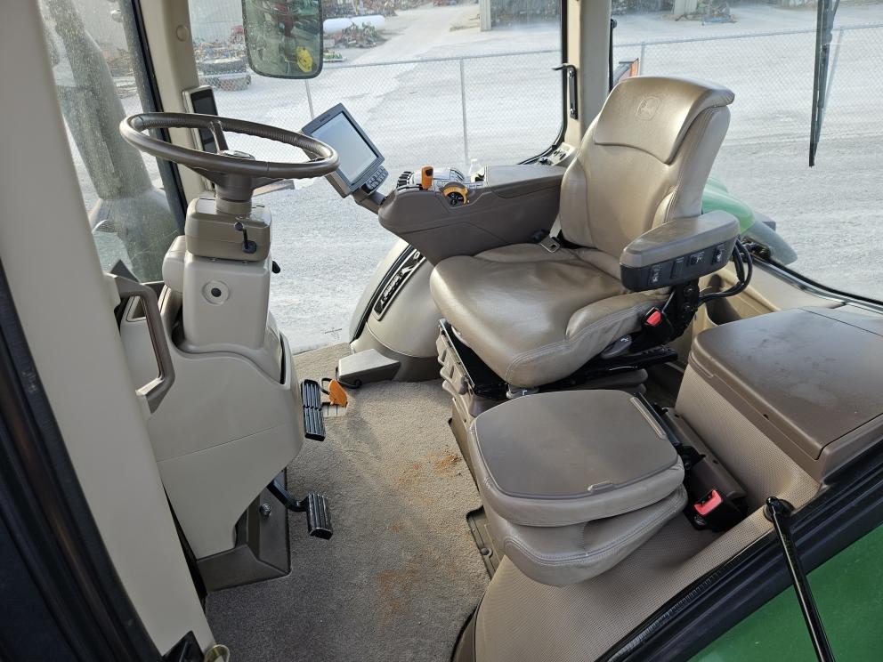 Image for 2014 John Deere 7230R