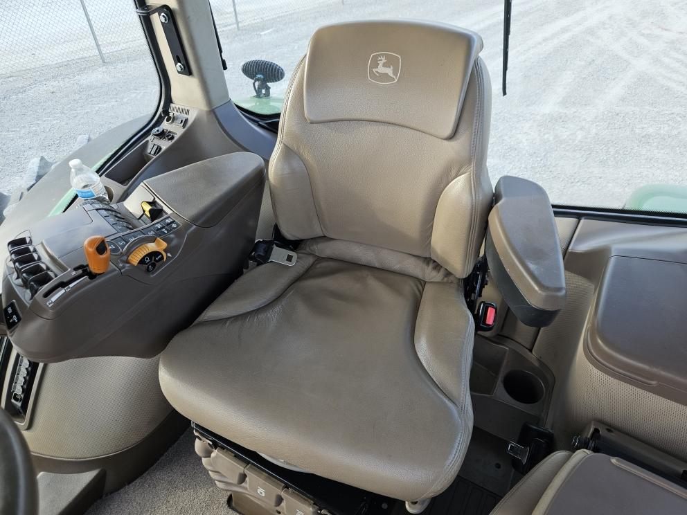 Image for 2014 John Deere 7230R