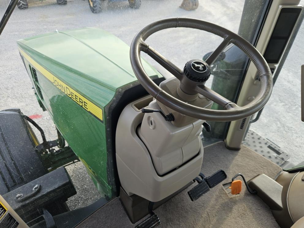 Image for 2014 John Deere 7230R