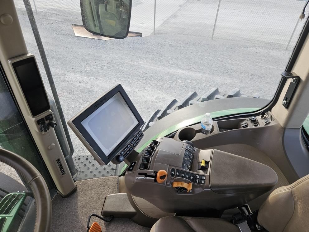 Image for 2014 John Deere 7230R