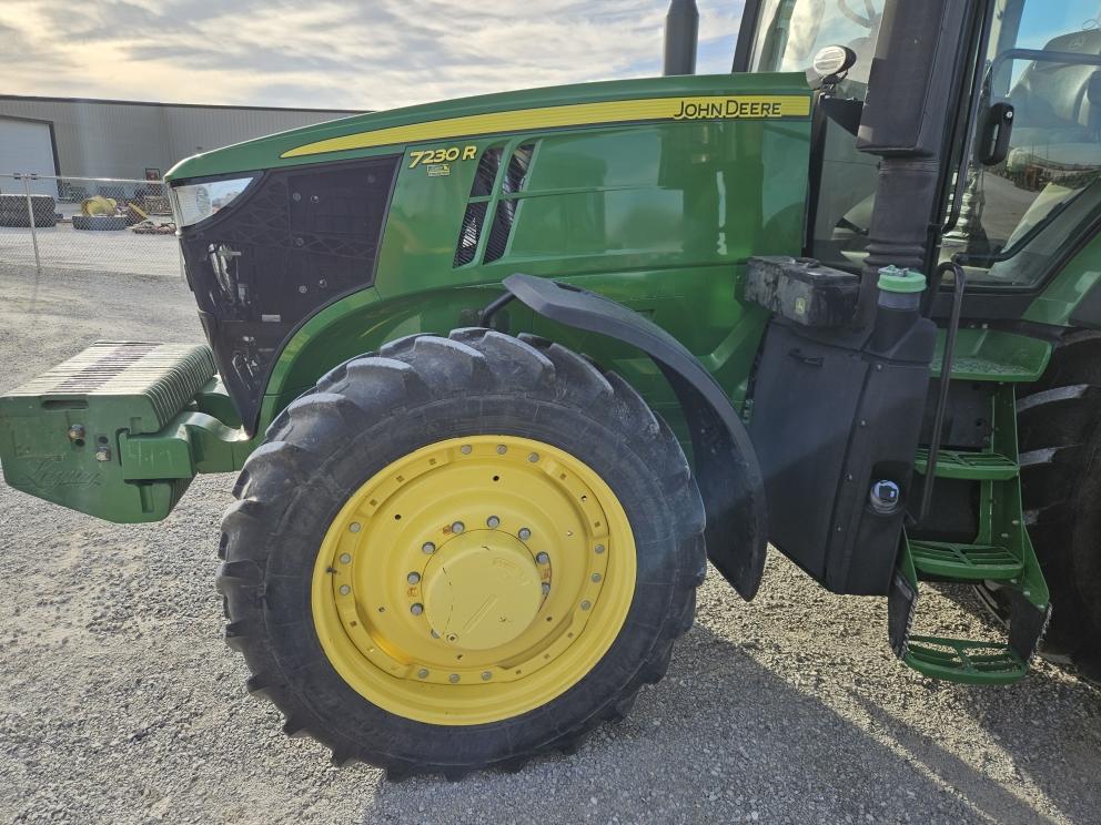 Image for 2014 John Deere 7230R