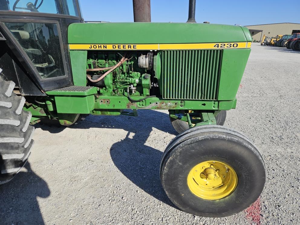 Image for 1974 John Deere 4230