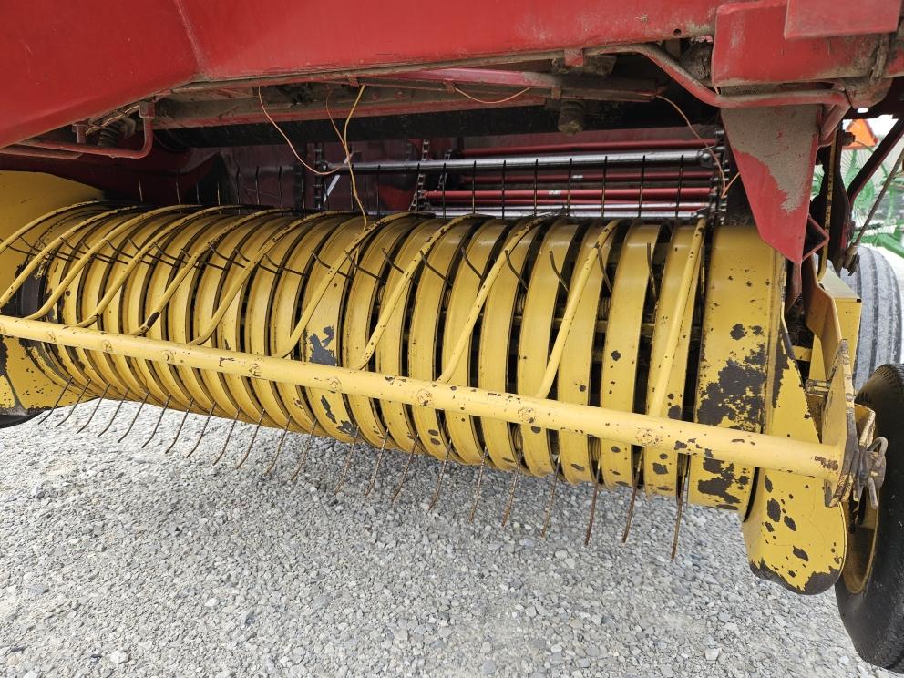 Image for 1986 New Holland 853