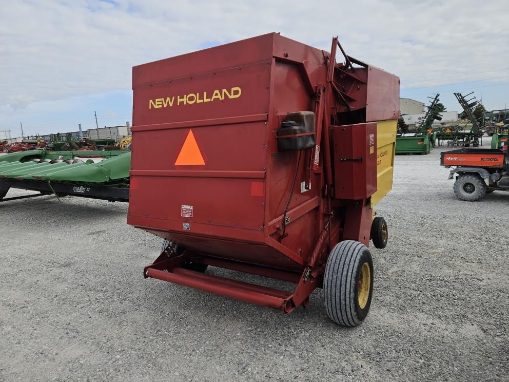 Image for 1986 New Holland 853