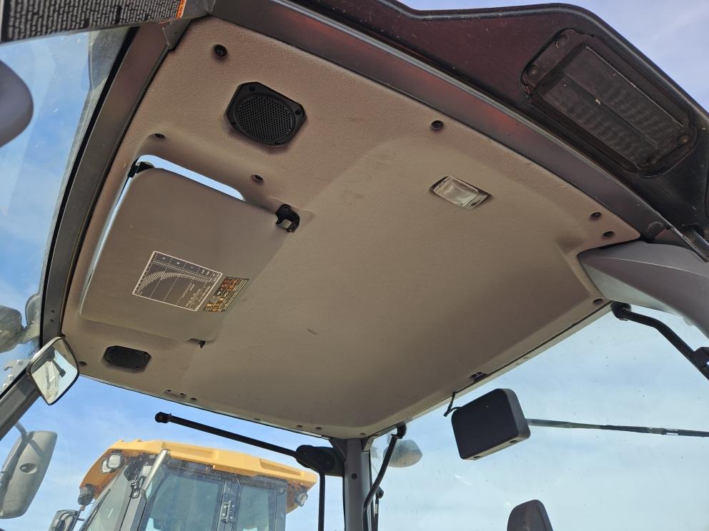 Image for 2020 Kubota M6-131