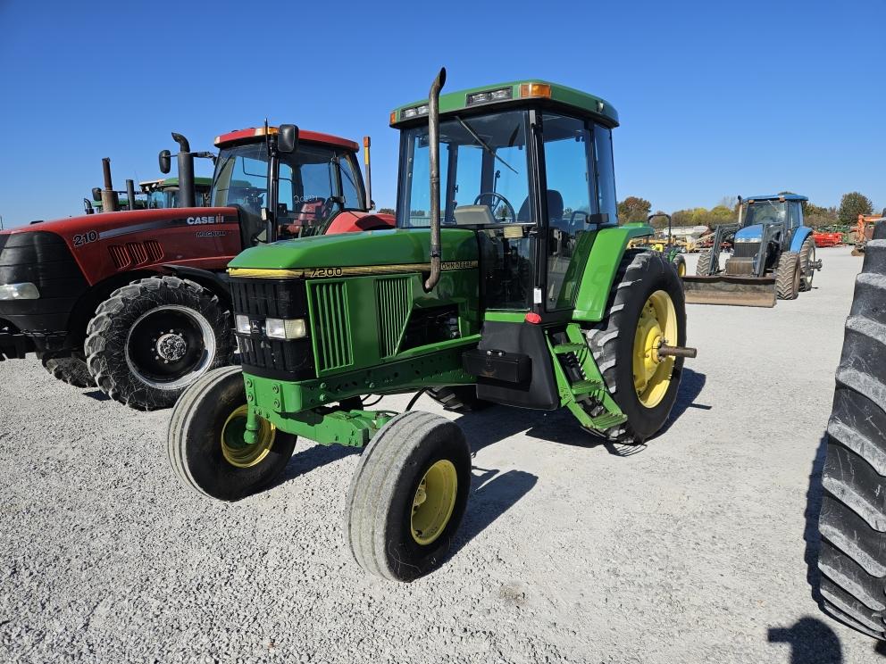 Image for 1996 John Deere 7200
