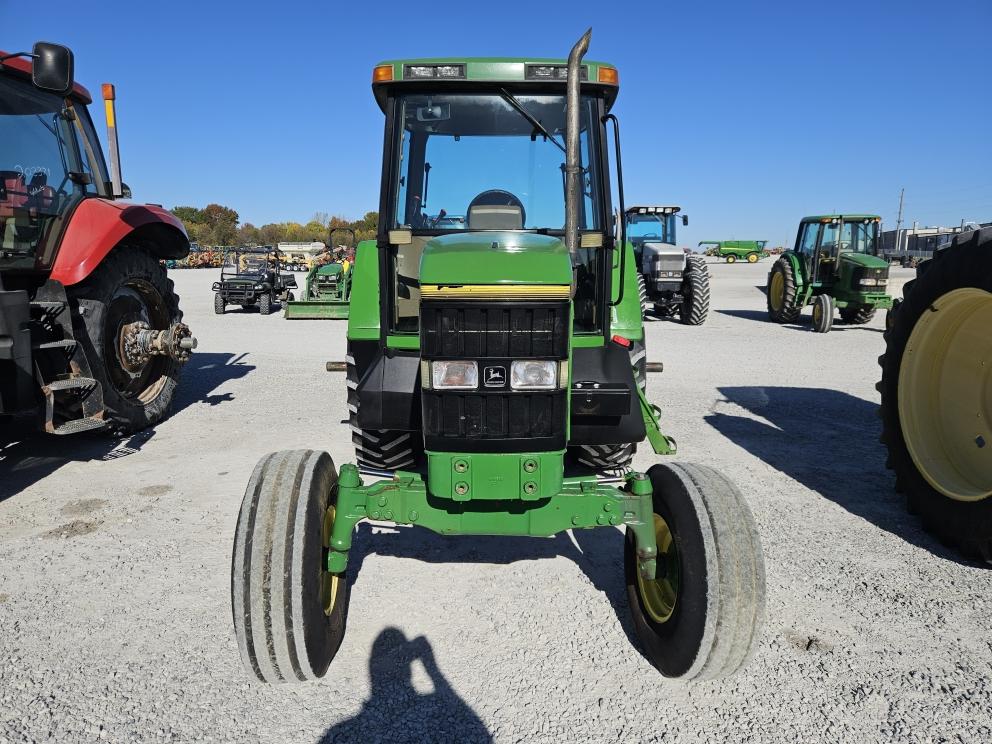 Image for 1996 John Deere 7200
