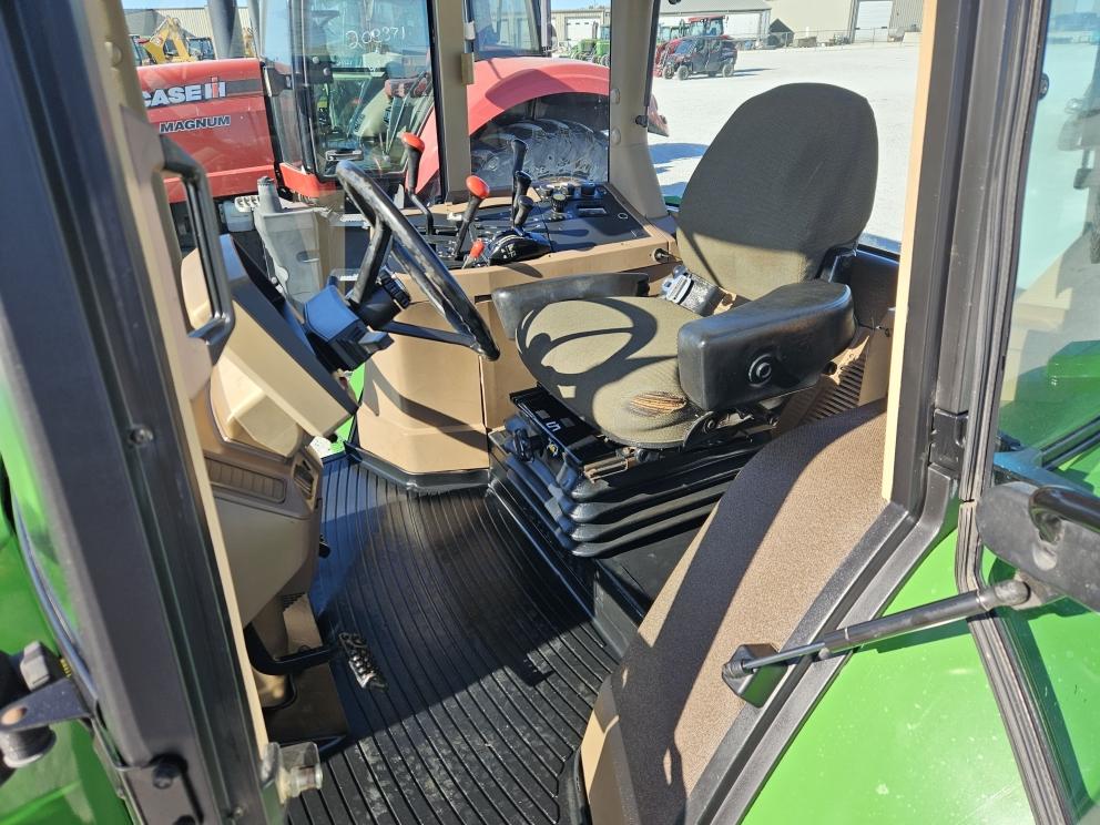 Image for 1996 John Deere 7200