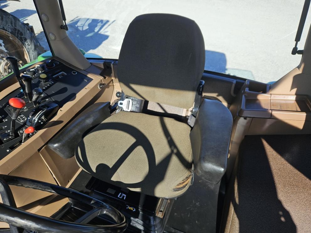 Image for 1996 John Deere 7200