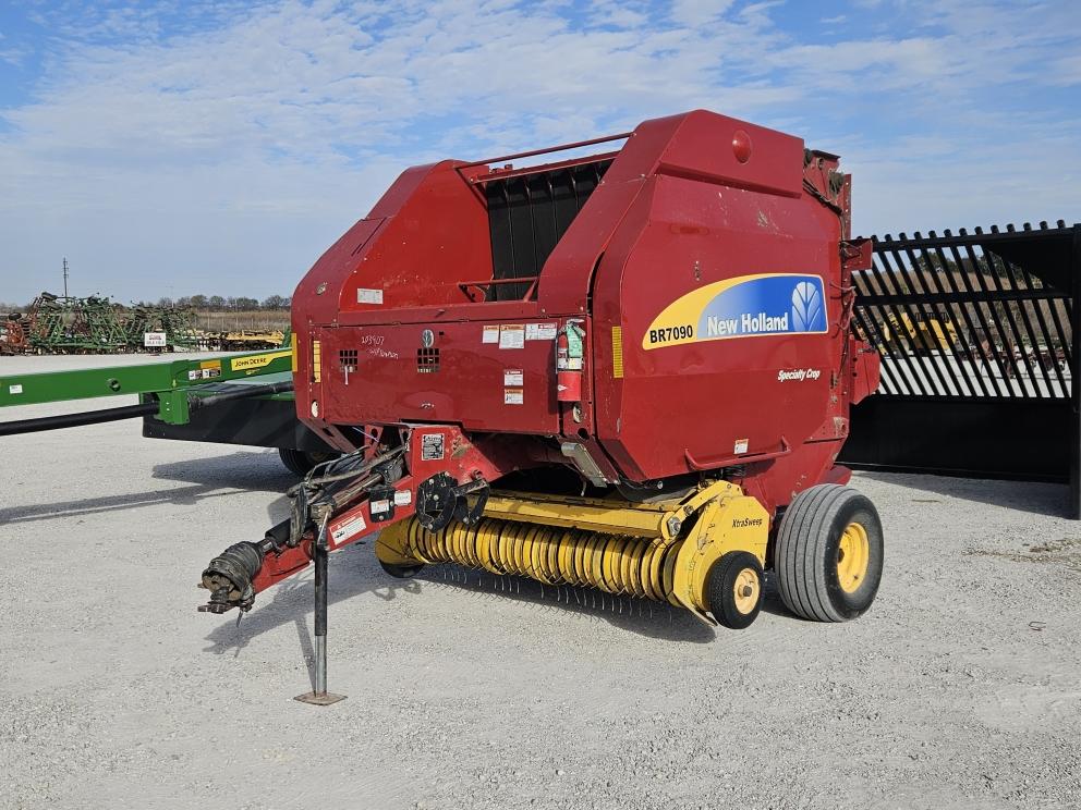 Image for 2012 New Holland BR7090