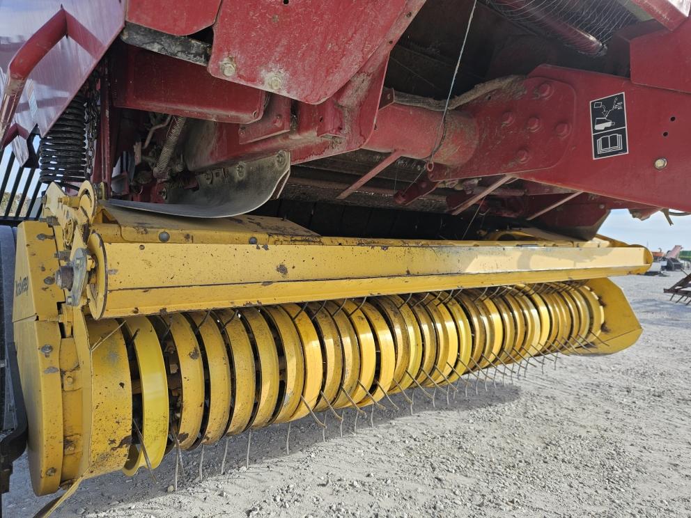 Image for 2012 New Holland BR7090