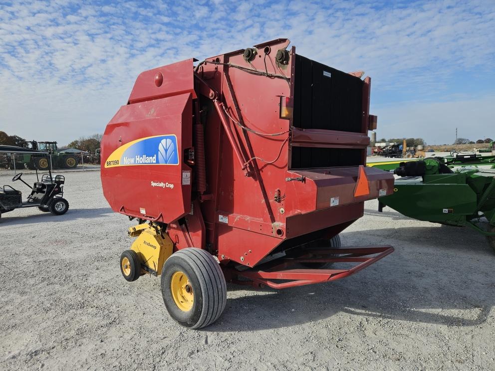 Image for 2012 New Holland BR7090