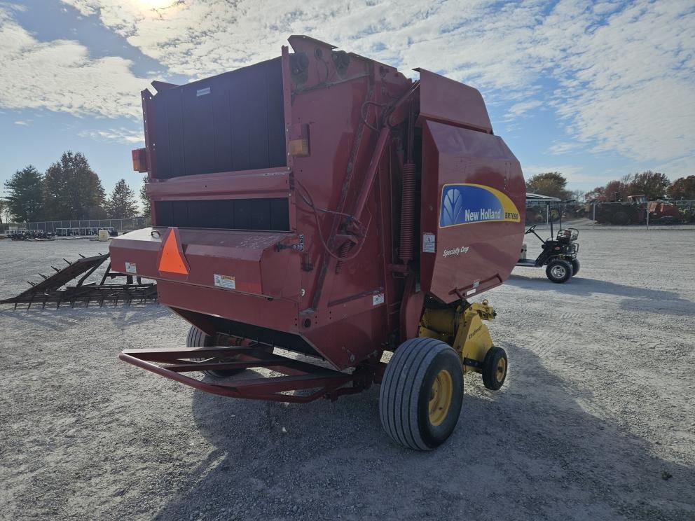 Image for 2012 New Holland BR7090