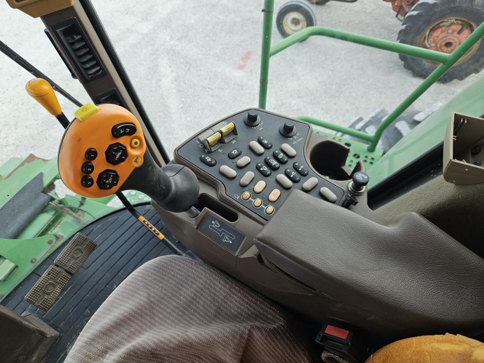 Image for 2005 John Deere 9760 STS