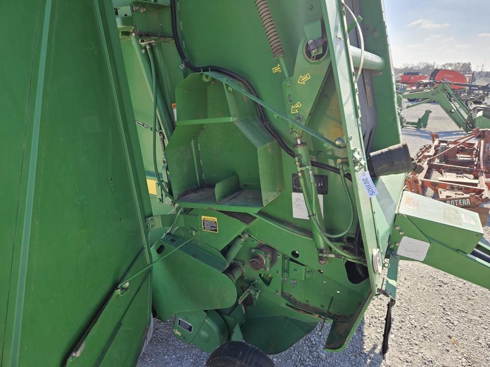 Image for 2001 John Deere 567