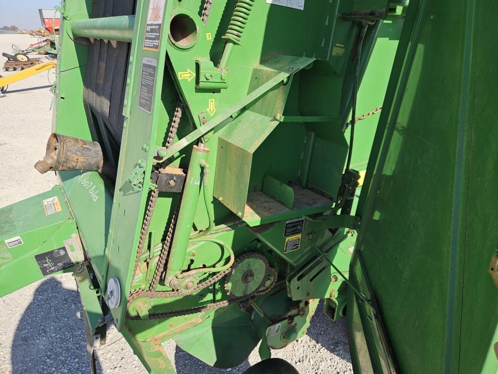 Image for 2001 John Deere 567