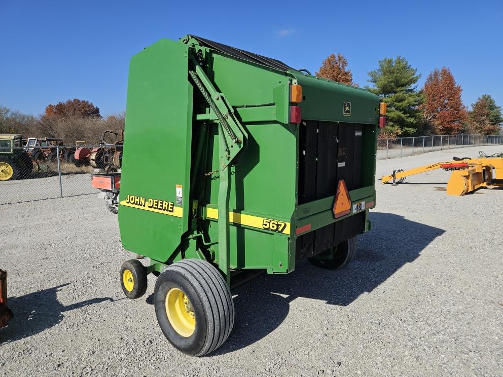 Image for 2001 John Deere 567