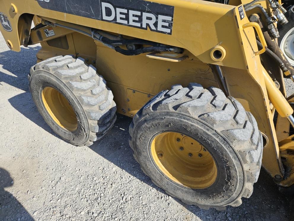 Image for 2006 John Deere 328
