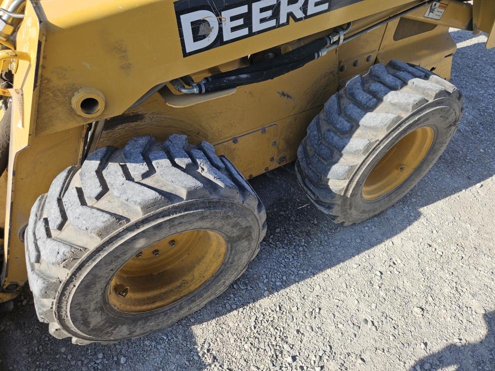 Image for 2006 John Deere 328