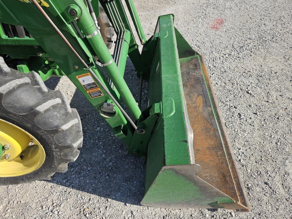 Image for 2008 John Deere 5203