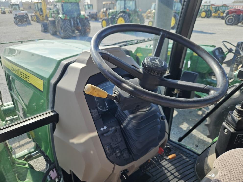 Image for 2016 John Deere 6105E