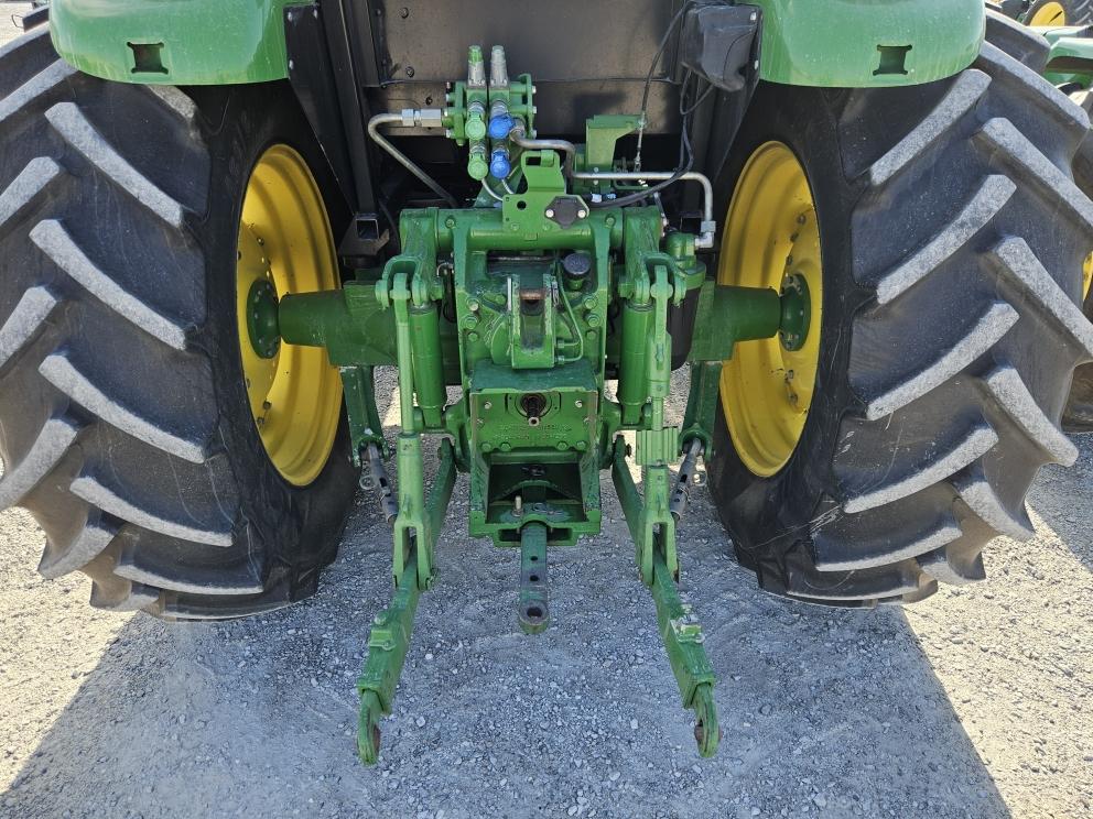 Image for 2016 John Deere 6105E