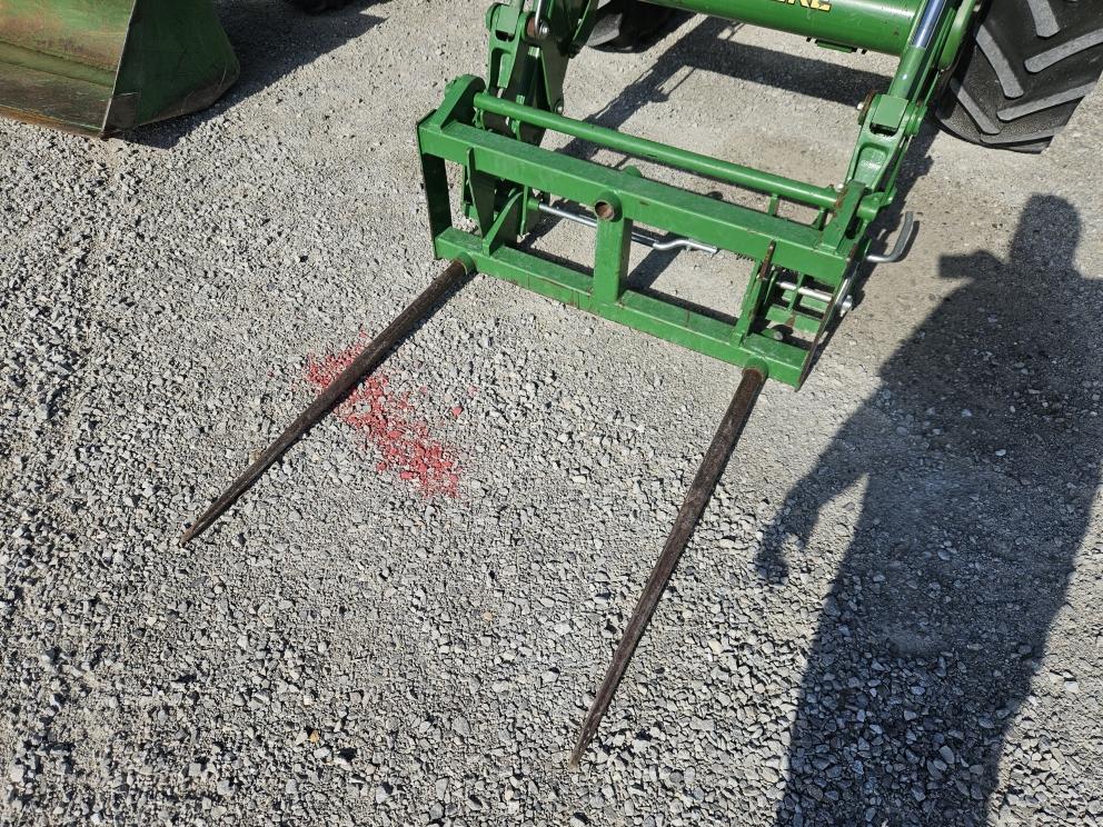 Image for 2016 John Deere 6105E