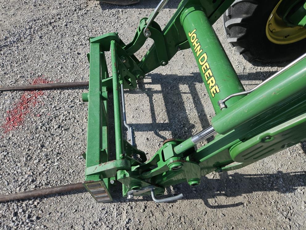 Image for 2016 John Deere 6105E