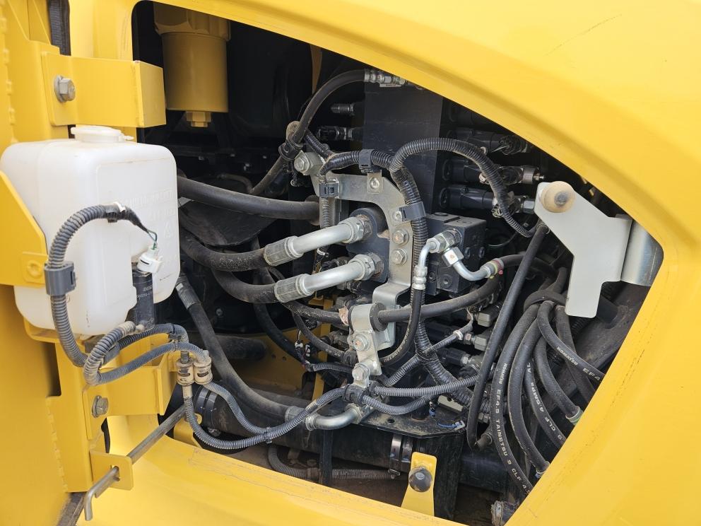 Image for 2022 Komatsu PC88MR-11