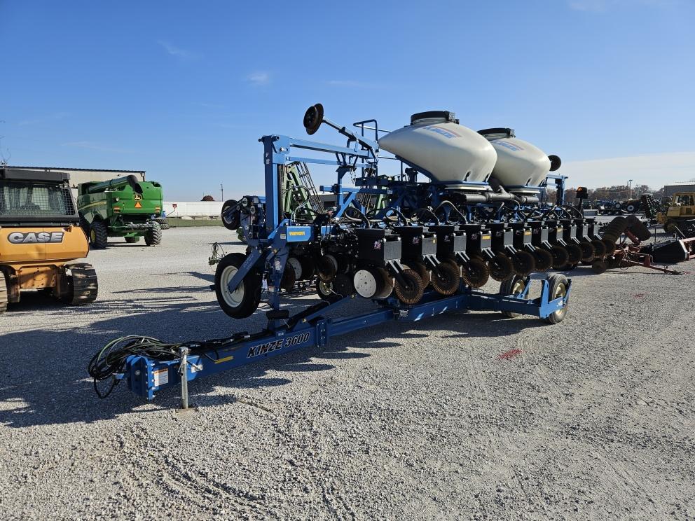 Image for 2012 Kinze 3600