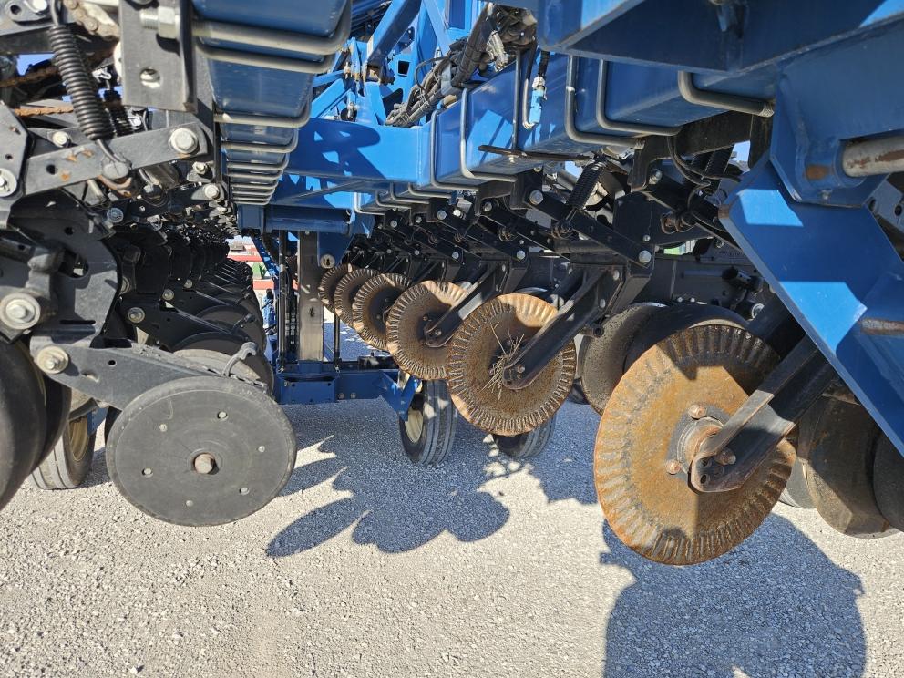 Image for 2012 Kinze 3600