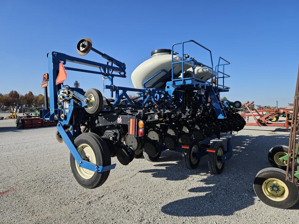 Image for 2012 Kinze 3600