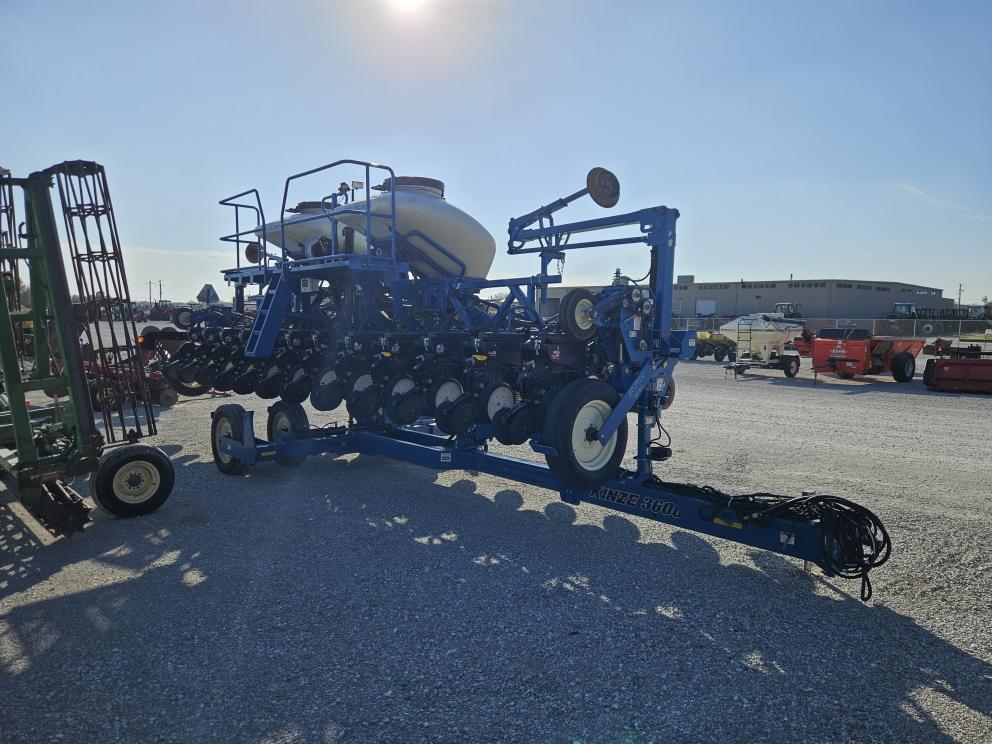 Image for 2012 Kinze 3600