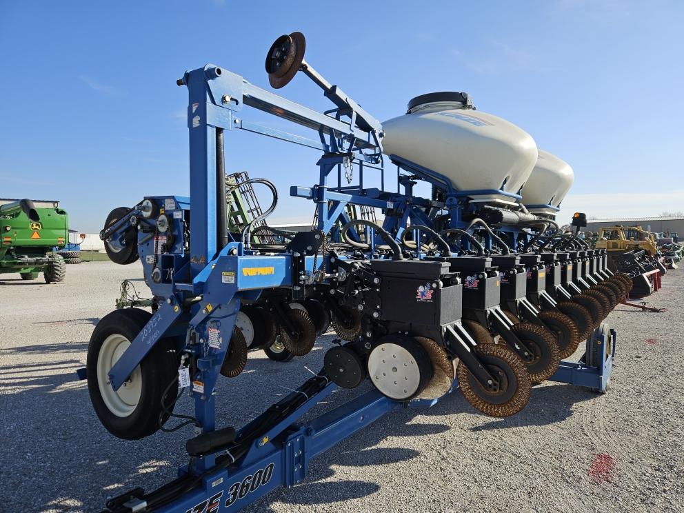 Image for 2012 Kinze 3600