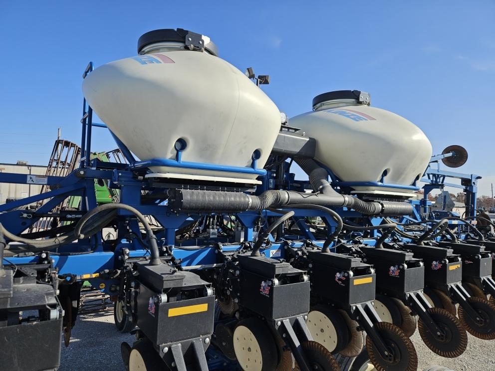 Image for 2012 Kinze 3600