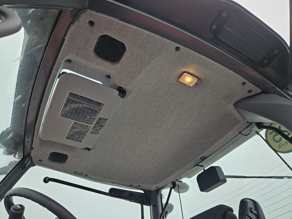 Image for 2019 Kubota M7-152 Deluxe