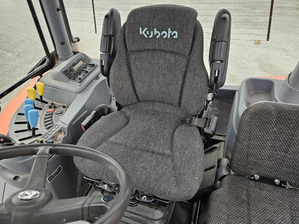 Image for 2019 Kubota M7-152 Deluxe