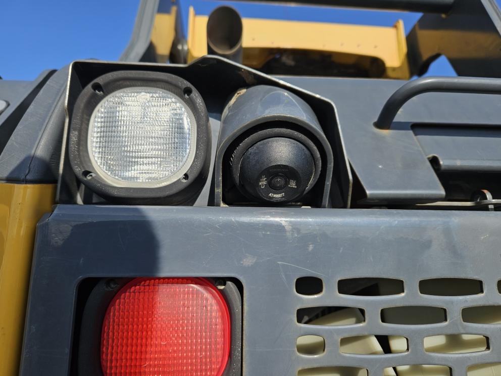 Image for 2021 John Deere 325G