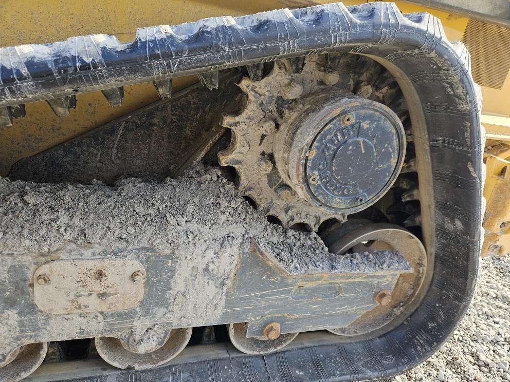 Image for 2021 John Deere 325G