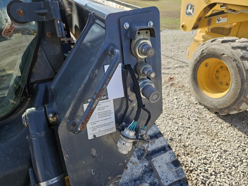 Image for 2021 John Deere 325G