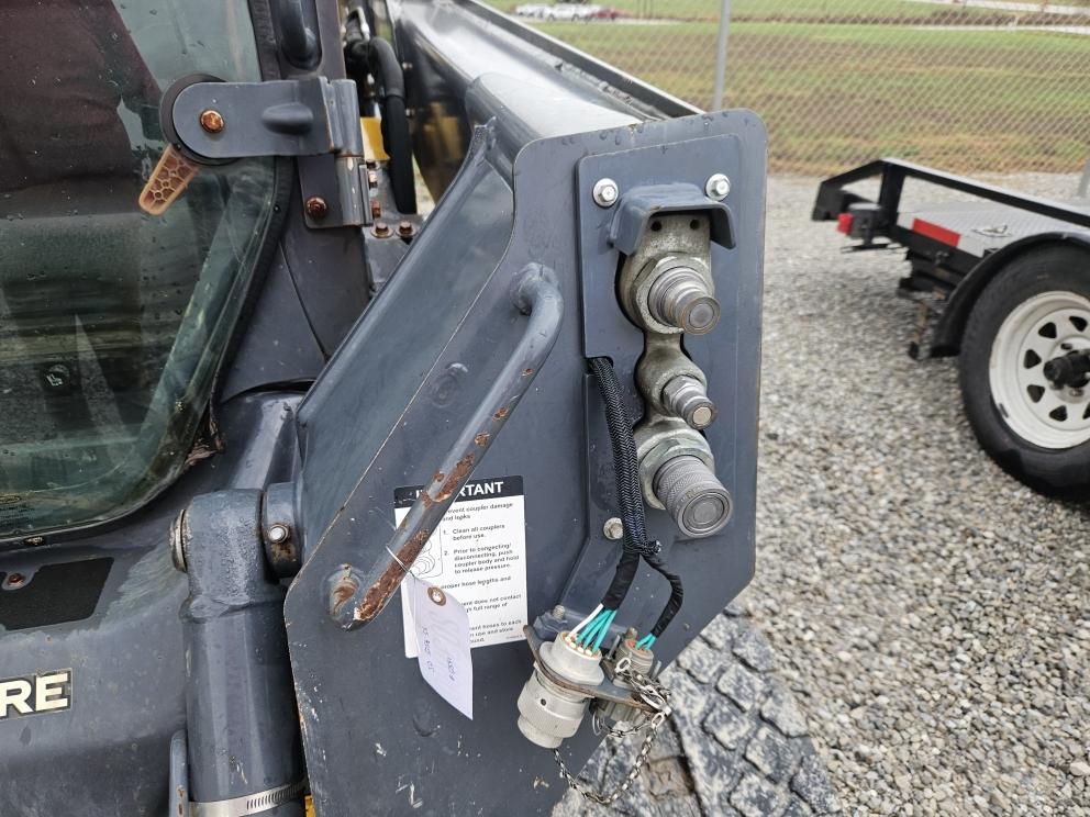 Image for 2021 John Deere 325G