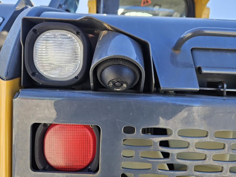 Image for 2021 John Deere 325G