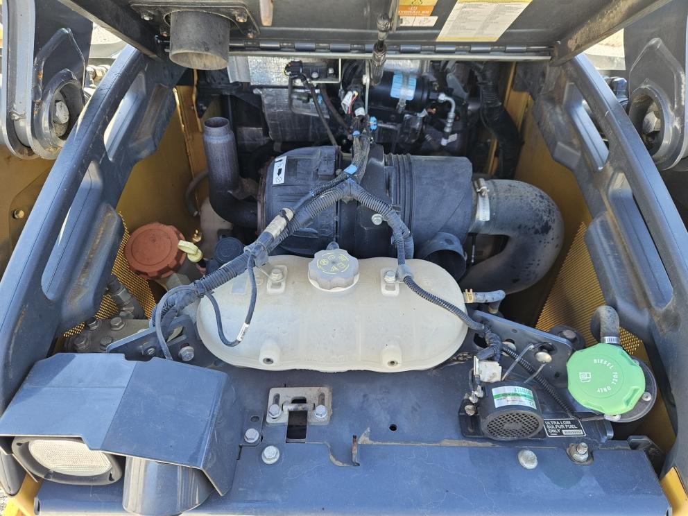 Image for 2021 John Deere 325G