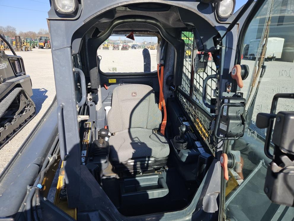 Image for 2021 John Deere 325G