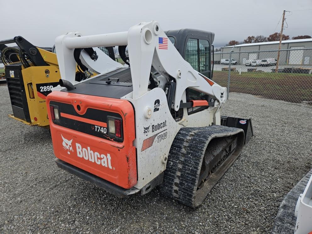 Image for 2018 Bobcat T740