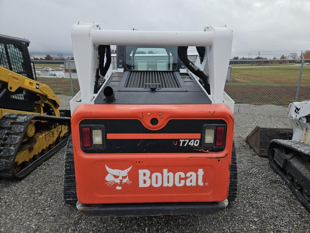 Image for 2018 Bobcat T740