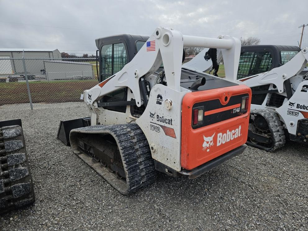Image for 2018 Bobcat T740